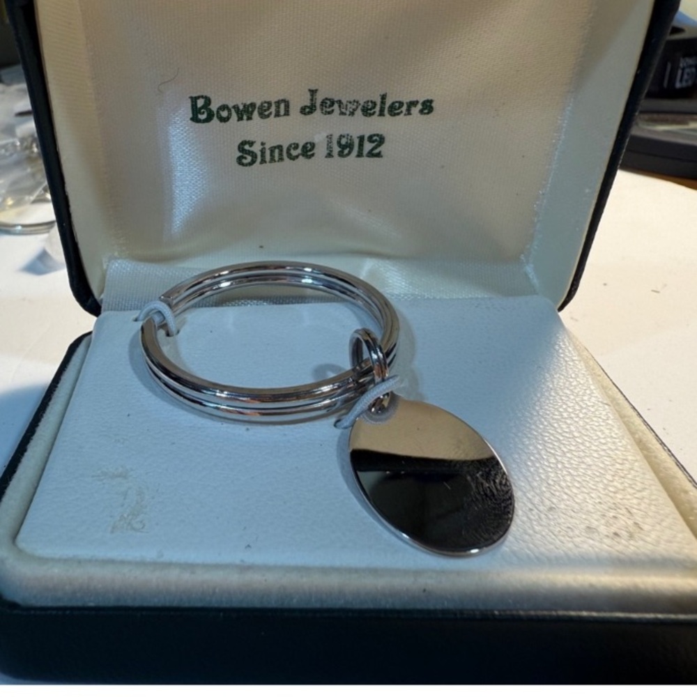 Engraveable Oval Pendant or Keychain by Walter E. Hayward NWT